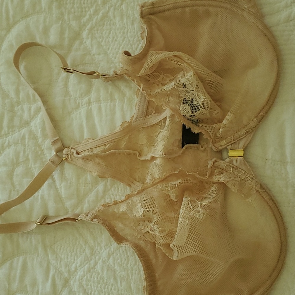 Natori Cherry Blossom front close bra